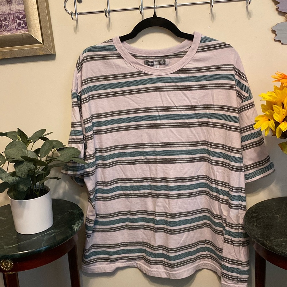 Urban Outfitters SS Shirt Sz Large. Gently Worn.